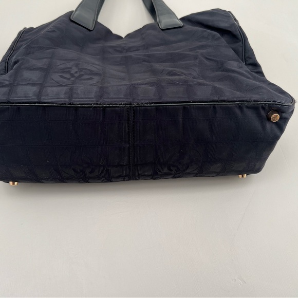 *Liquidation Sale Authentic Vintage Chanel Nylon Tote Bag - Picture 2 of 10